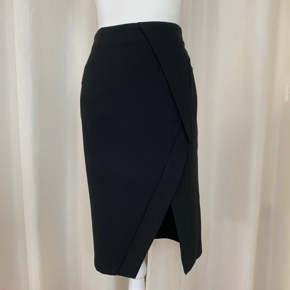 Zara Black pencil cut skirt